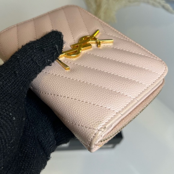 ❌SOLD❌🎀 SAINT LAURENT CASSANDRE MATELASSÉ COMPACT ZIP AROUND WALLET IN GRAIN DE - Picture 10 of 15